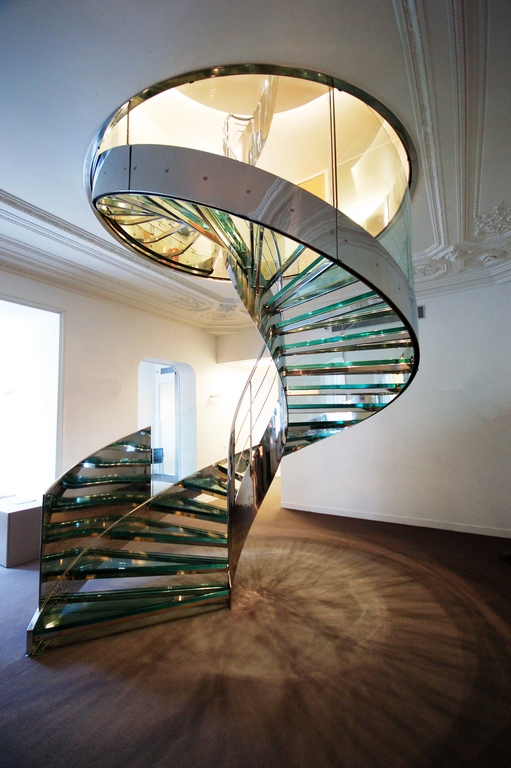 Escalier monumental en inox