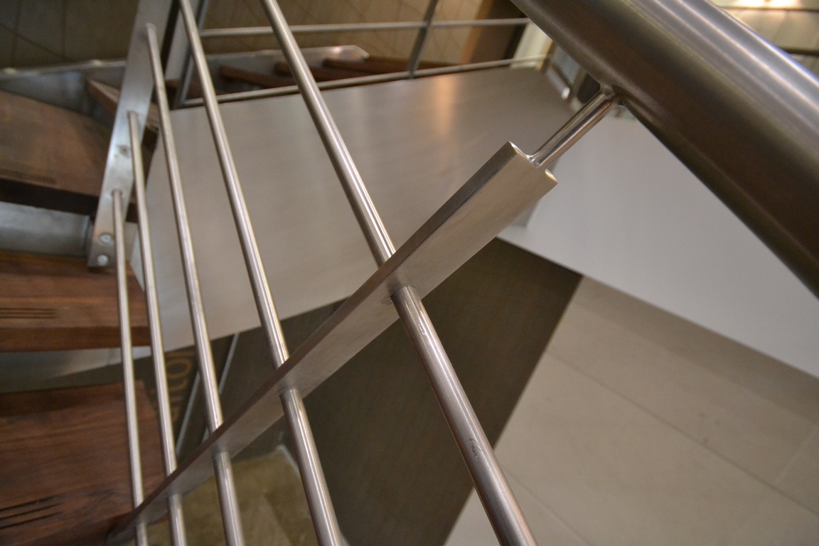 Escalier monumental en inox