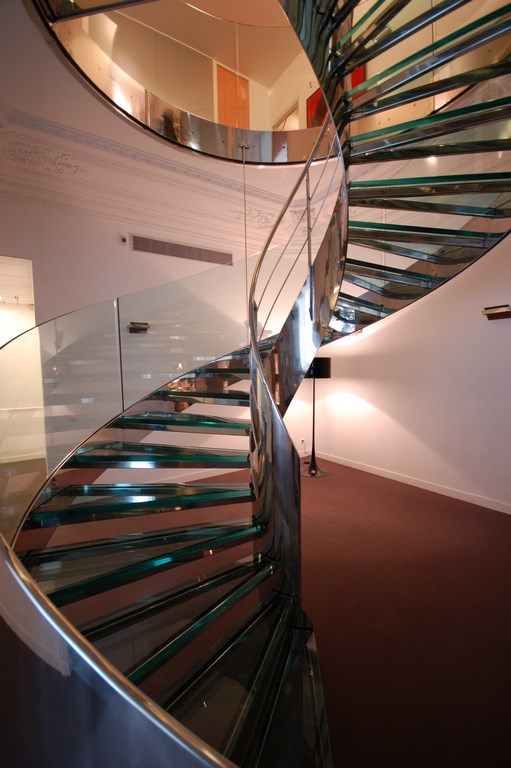 Escalier monumental en inox