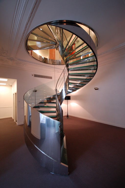 Escalier monumental en inox