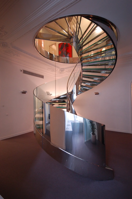 Escalier monumental en inox